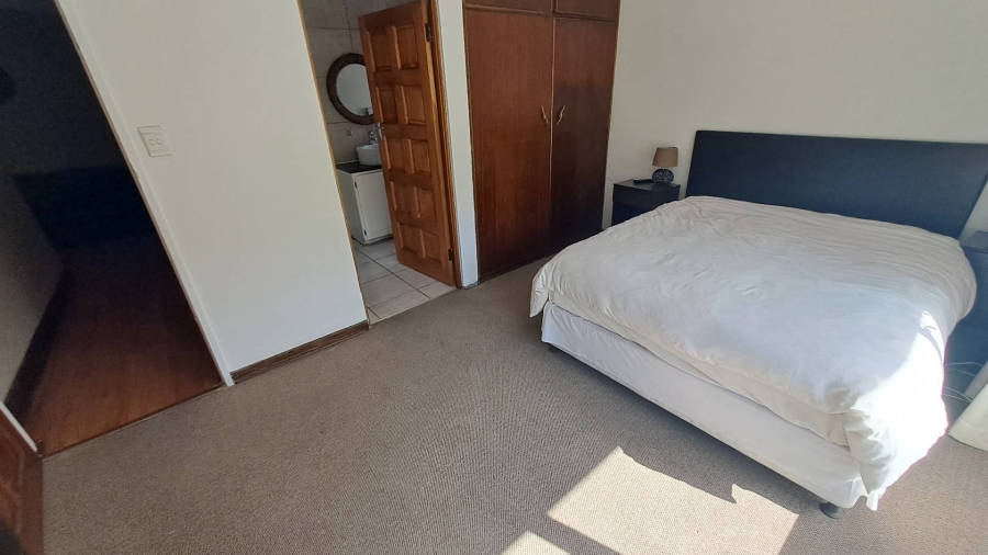 5 Bedroom Property for Sale in Brandwag Free State